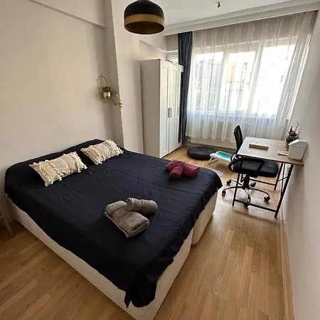 Stylish And Spacious In The Center Of Kadikoey
